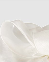 Max Alexander - White Plate Racing Fascinator