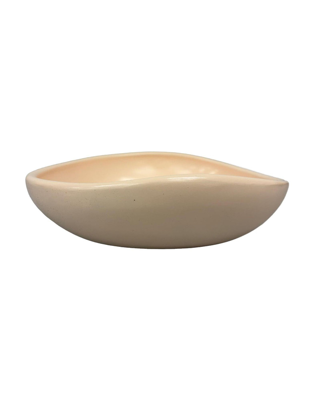 Urban Attitude - Urban Attitude JADE Medium Bowl Height 8cm highest, 5cm lowest, Width 27cm, Length 28cm - Stone Ivory