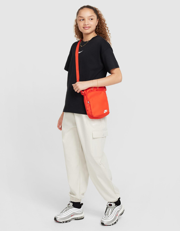 Nike - Sportswear Essential T-Shirt - Teens