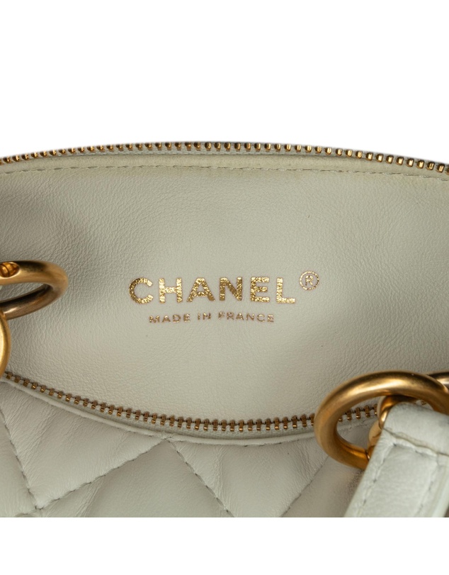 Pre-Loved by Azura Reborn - Pre-Loved Chanel 22 Quilted Leather Handbag