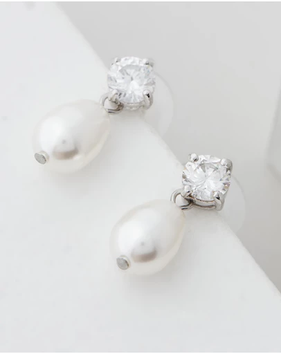 Stephanie Browne - Twinkle Pearl Earrings