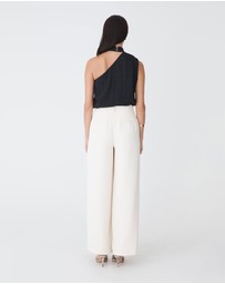 Forcast - Ashlyn One Shoulder Top