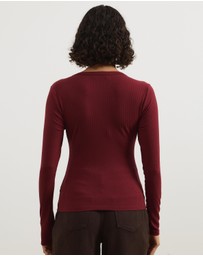Atmos&Here - Long Sleeve V-Neck Tee