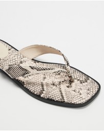 AERE - Flat Leather Thongs