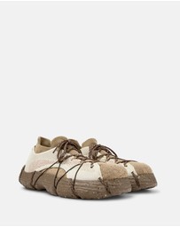 Camper - Trainers Roku