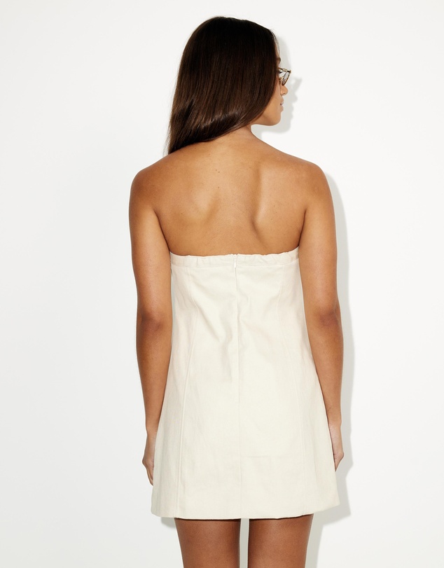Dazie - A Dream Belt Detail Strapless Mini Dress