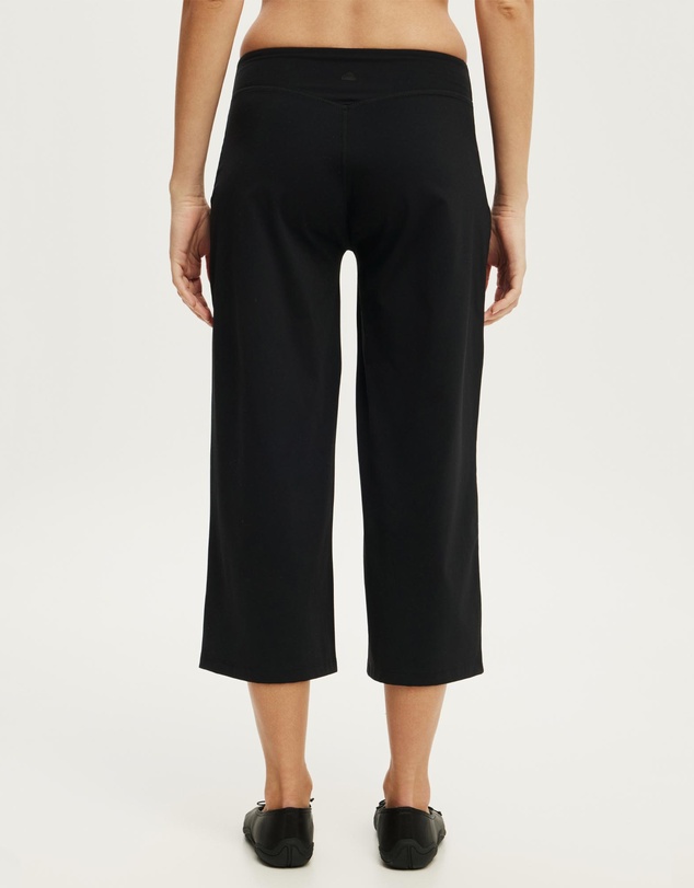Cotton On Body Active - Ultra Soft Cropped Pants