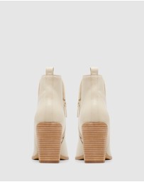 Nine West - Birds