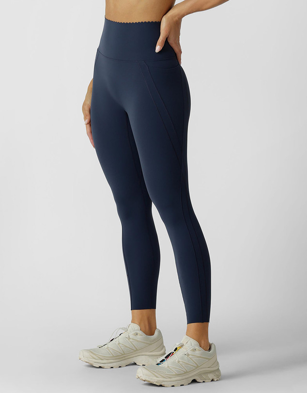 Lorna Jane - Sweet Scallop Edge Ankle Biter Leggings