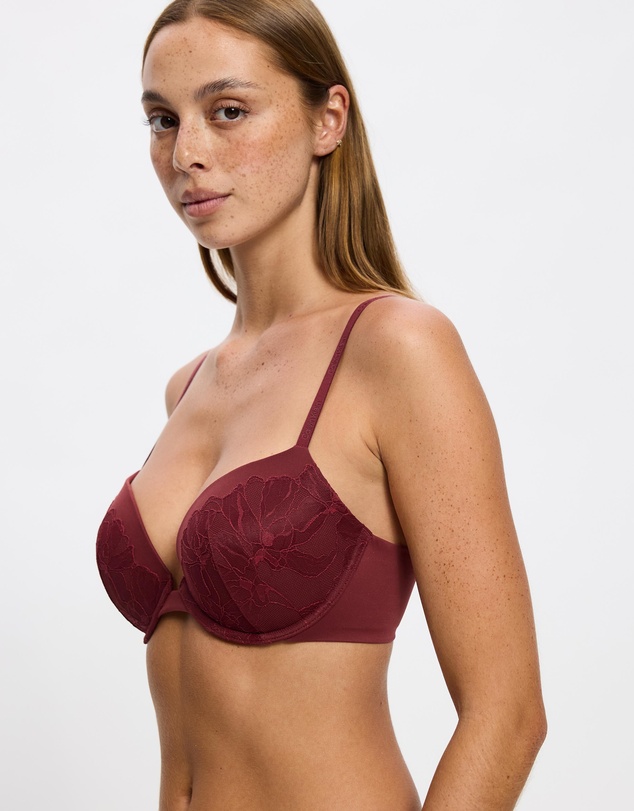 Calvin Klein - Perfectly Fit Lace Push Up Plunge