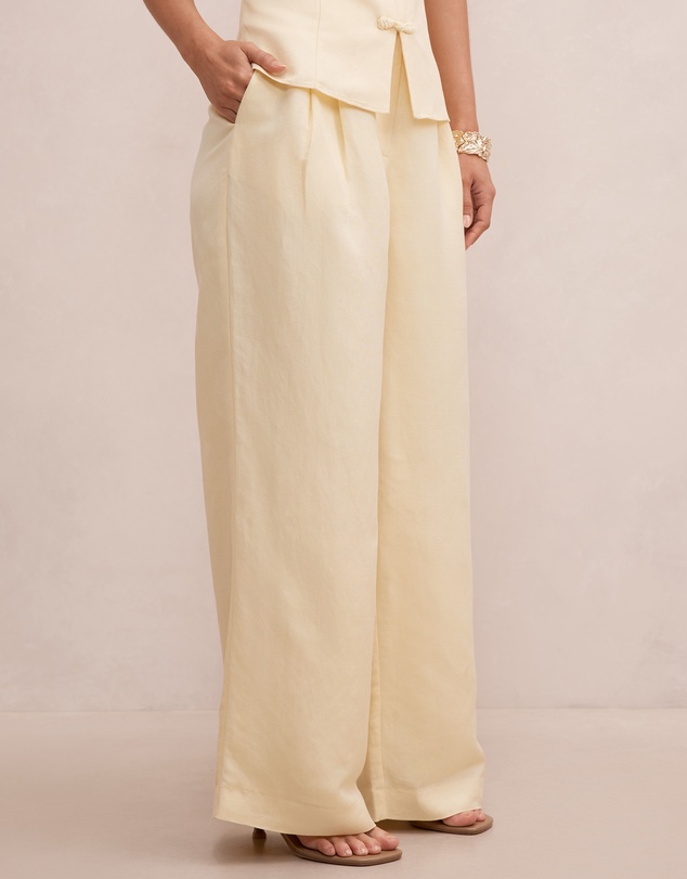 Forever New Petite - Eva Petite Linen Wide Leg Pants