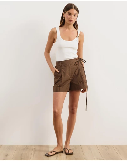 Atmos&Here - Tova Belt Detail Shorts