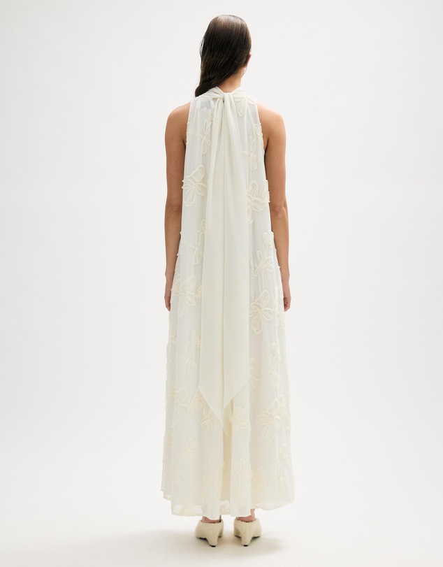 Minima Esenciales - Maelle Floral Applique Maxi Dress