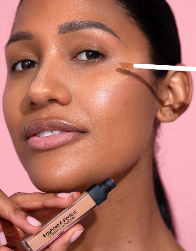MCoBeauty - Brighten & Perfect Cream Concealer - Medium 1 (Natural Beige)