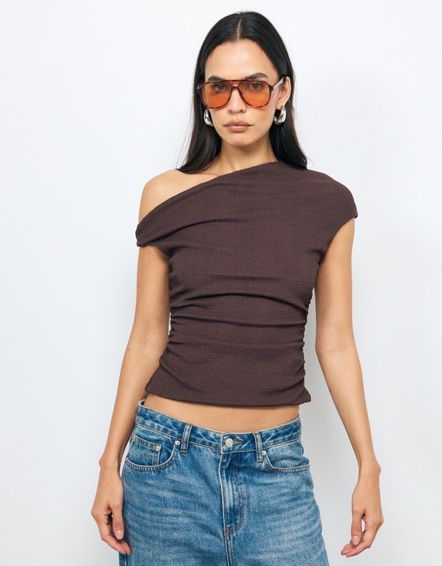 AERE - Asymmetric Shoulder Top