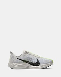 Nike - Pegasus Plus - Women's