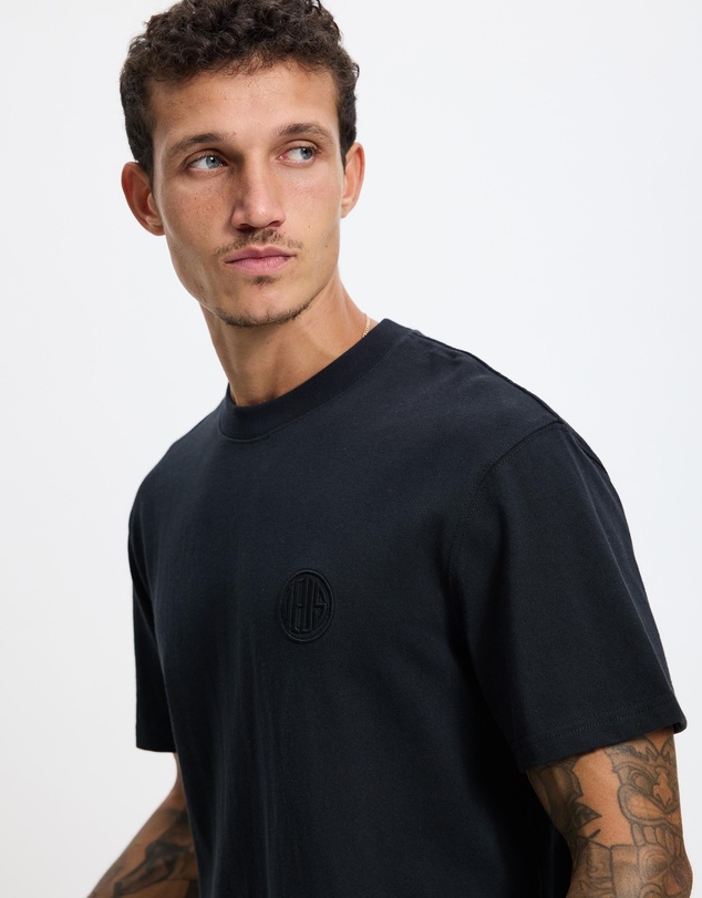 Deus Ex Machina - Pill Logo Tee