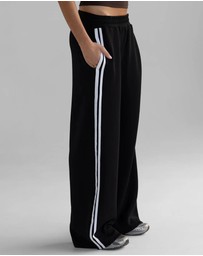 Leelo Active - Star Track Wide Leg Pants
