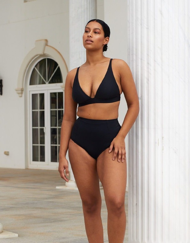 UNE PIECE - Never Say Never Bralette Bikini Top