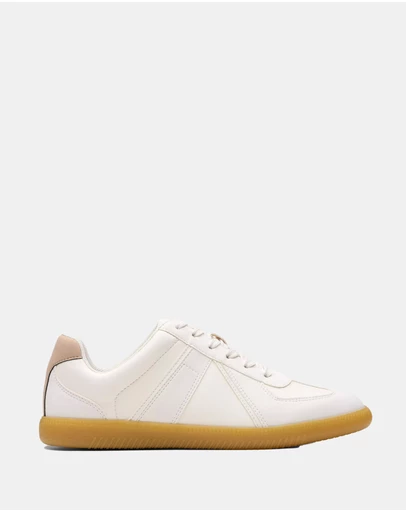 Clarks - Nykole Step White