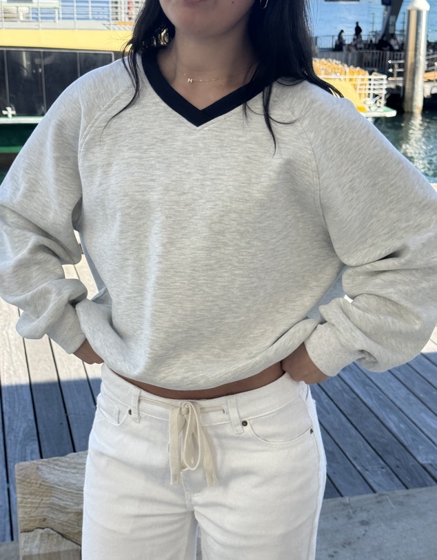 Dazie - Montana V-Neck Sweat Top