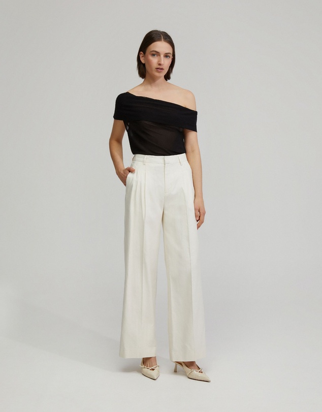 Oxford - Nia Mesh Off-Shoulder Top