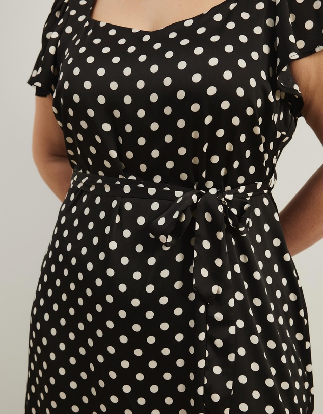 Atmos&Here Curvy - Florence Flutter Sleeve Maxi Dress