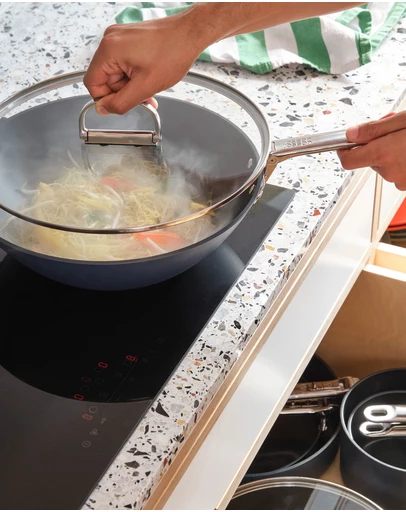 Joseph Joseph - Space Non-stick Wok with Folding Handles and Lid - 32 cm