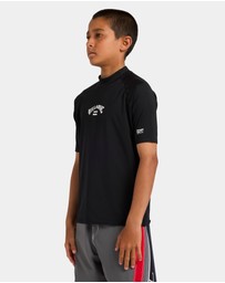 Billabong - Boys 8 to 16 Boys All Day Arch Regular Fit Short Sleeve Rashguard