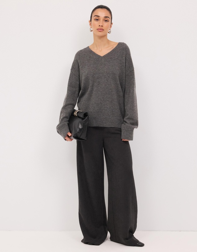 Calli - Alexis V-Neck Knit Jumper