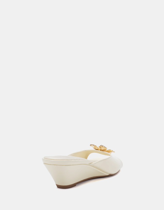 Novo - Willodean-With Trim Wedges