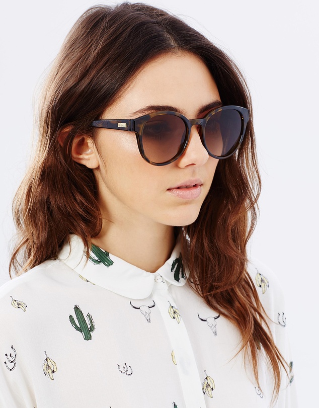 Le Specs - Paramount