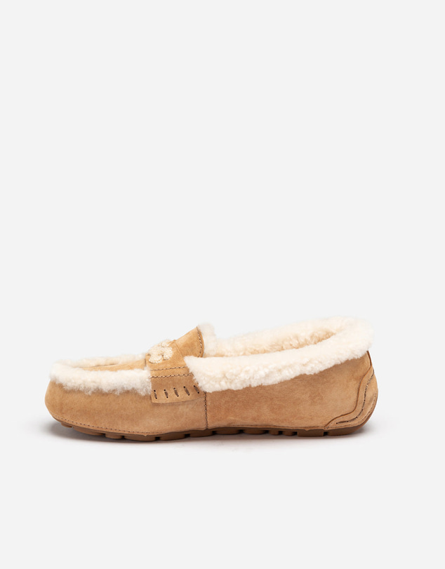 Ozwear Connection Uggs - Violet Shearling Moccasin