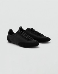 M.N.G - Sisi Trainers
