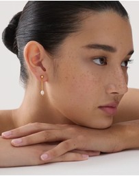 Najo - Tidal Whisper Yellow Gold Single Pearl Earring