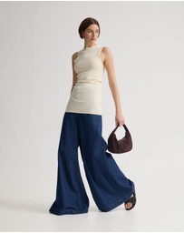 Oxford - April Drawstring Knitted Top