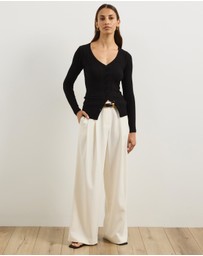 Atmos&Here - Mina V-Neck Knitted Top