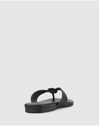 Siren - Evie Strappy Flat Sandals