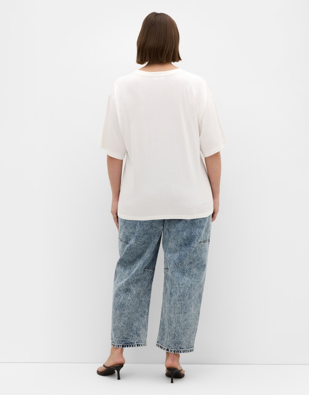 City Chic - Plus size Oversized V Neck Tee - ivory