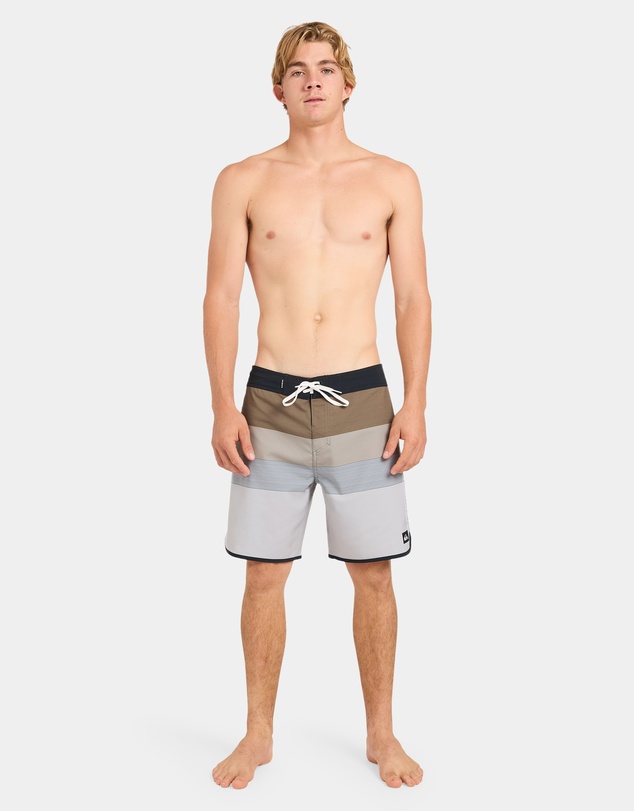 Quiksilver - Mens Surfsilk Scallop 18