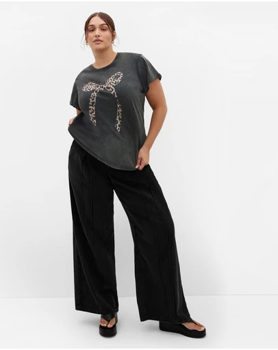 City Chic - Plus size Cuffed Sleeve Bow Tee - charcoal wash