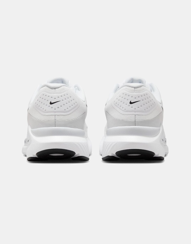 Nike - Structure 26 - Women's