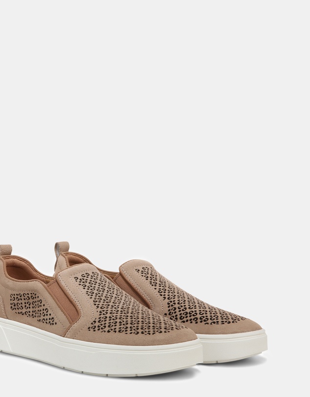 Vionic - Kimmie Perf Slip-On Casual Sneaker - Wheat