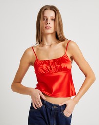 Alice In The Eve - Ivy Ruched Silky Slip Top