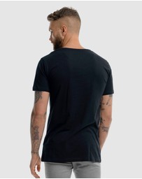 DVNT - Saint Tee