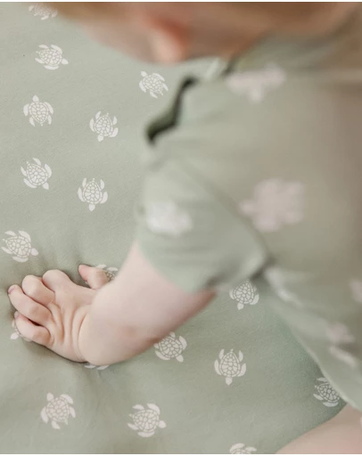Kynd Baby - Fitted Cot Sheet in Turtle