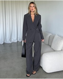 Dazie - Own It Pleated Tailored Pants
