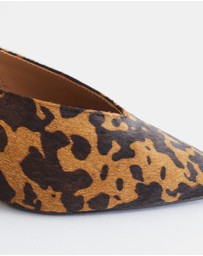 & Other Stories - Classic Leather Slingback Pumps