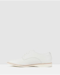 Rollie - Derby Embossed Shoe