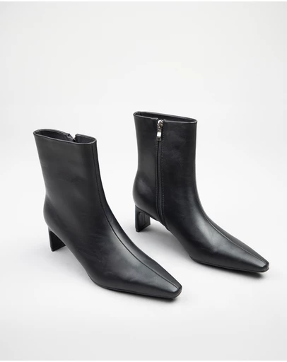 RAID - Penelope flat heeled ankle boots in black
